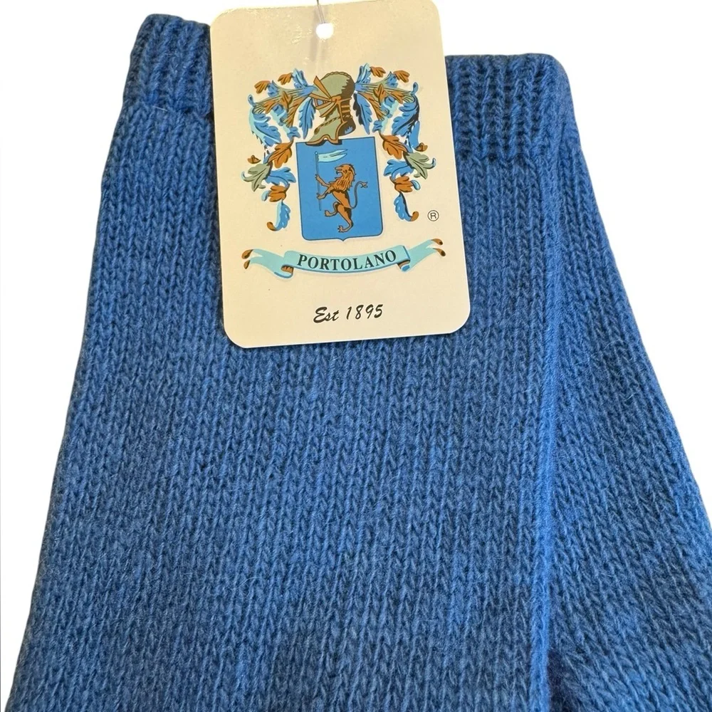 Portolano 9 inch cashmere gloves. Pottery Blue. O/S. NWT